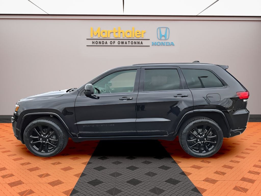 Used 2018 Jeep Grand Cherokee Altitude with VIN 1C4RJFAG5JC113493 for sale in Albert Lea, Minnesota