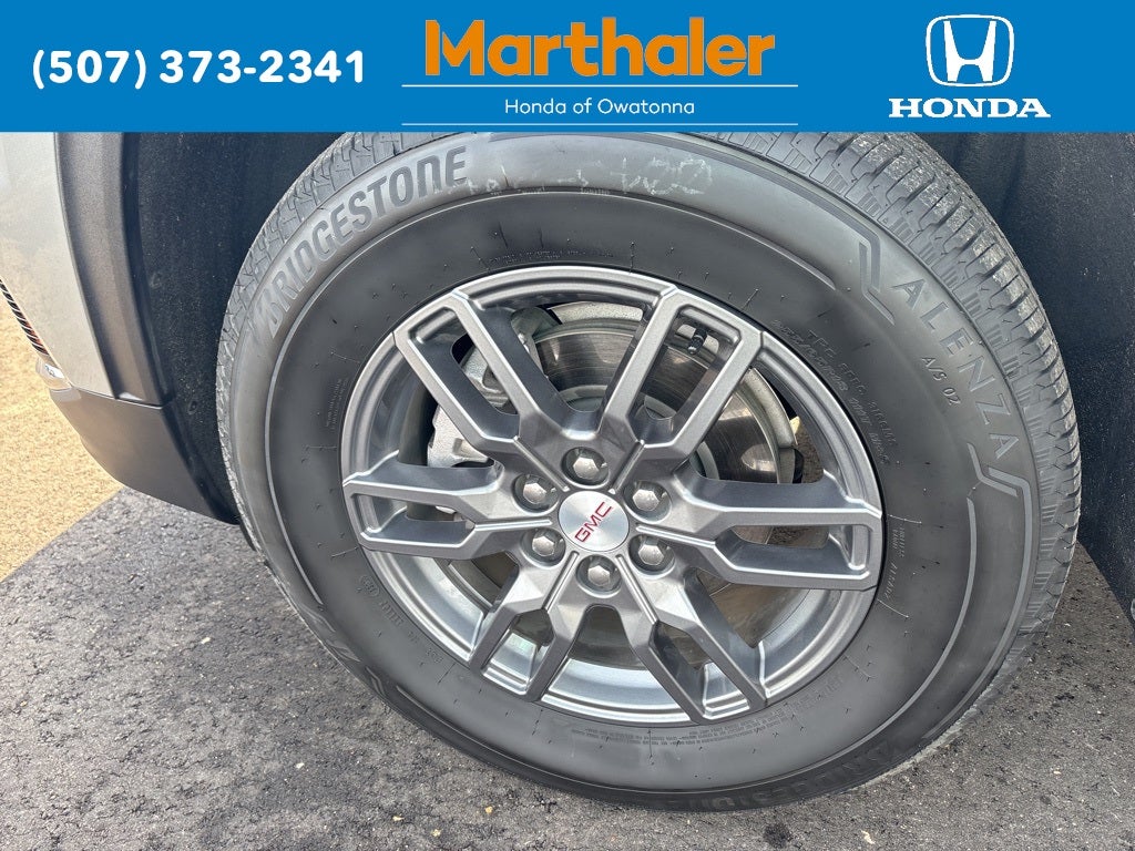 2025 GMC Acadia Elevation