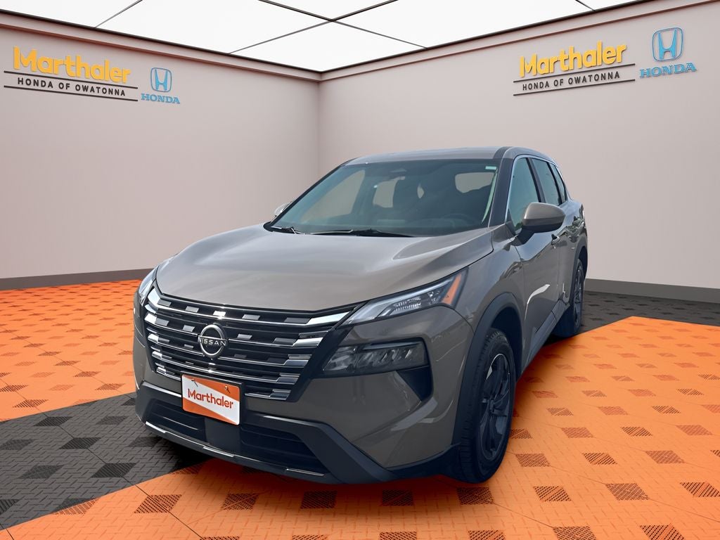 2025 Nissan Rogue SV FWD's photo