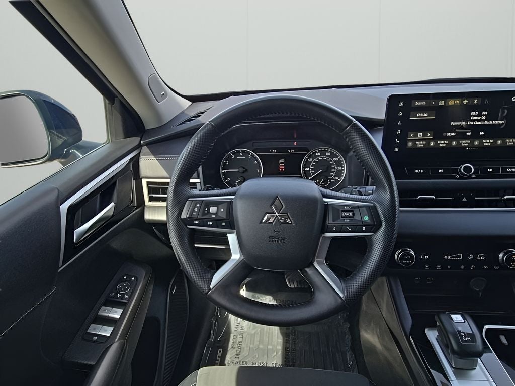 2025 Mitsubishi Outlander SE