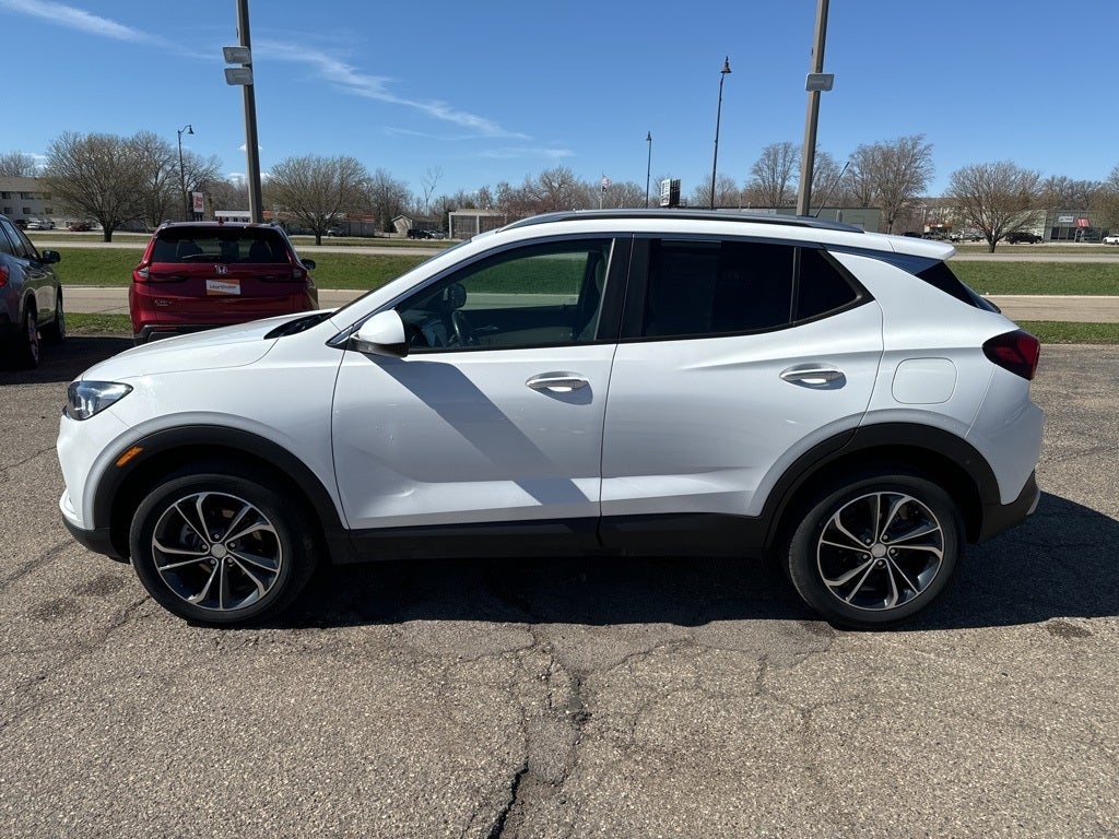 Used 2021 Buick Encore GX Select with VIN KL4MMESL0MB164637 for sale in Albert Lea, Minnesota